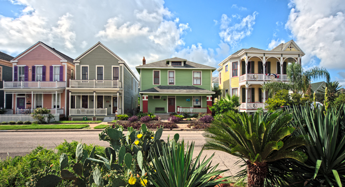 colorful houses on Gavleston island, courtesy Galveston Island CVB
