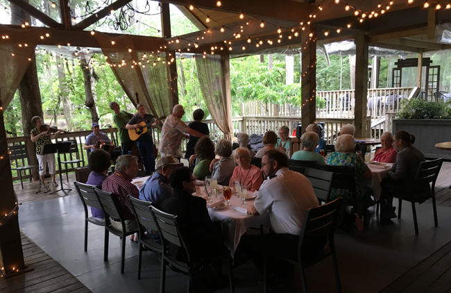 A meeting at Palmettos on the Bayou in Slidell, Louisiana, courtesy St. Tammany Parish Tourist & Convention Commission